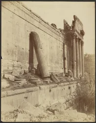 Baalbek, colonne inclinée