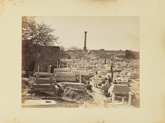 Colonne de Pompée et cimetière