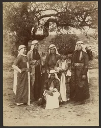 Groupe de jeunes filles druzes : mont Carmel