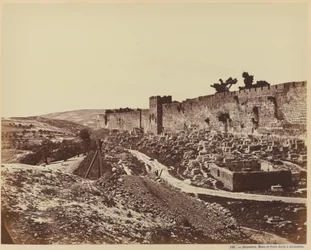 Jérusalem. Murs et Porte Dorée à Jérusalem.