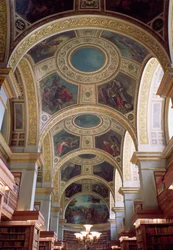 Vue du plafond à caissons de la bibliothèque avec cadre en stuc doré entourant des écoinçons illustrant des scènes bibliques et classiques, 1844