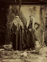 Couple syrien en vêtements traditionnels
