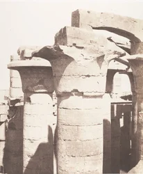 Karnak Thèbes, Palais - Salle Hypostyle - Colonnade Centrale - Chapiteaux, 1851-52, imprimé 1853-54