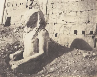 Karnak Thèbes, Troisième Pylône - Colosse de Spath Calcaire, en D, 1851-52, imprimé 1853-54