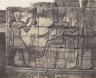 Karnak Thèbes, édifice en ruines - Sculptures de la paroi intérieure, 1851-52, imprimé 1853-54