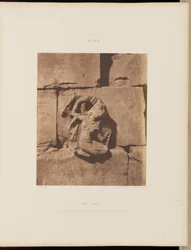 Tâfah (Taphis). Constructions a Assises Courbes - Figure Provenant d