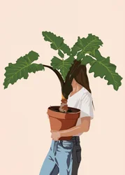Femme tenant une plante