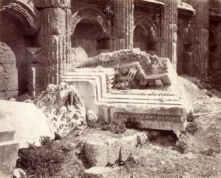 Vestiges sculptés dans le temple de Jupiter, Baalbek
