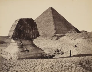 Le Sphinx, la Grande Pyramide et deux pyramides plus petites, Gizeh, Égypte