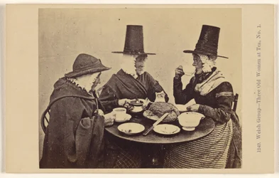 Groupe gallois - Trois femmes âgées prenant le thé. No 1.