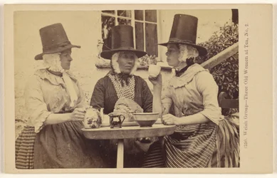 Groupe gallois - Trois vieilles femmes au thé, n° 2