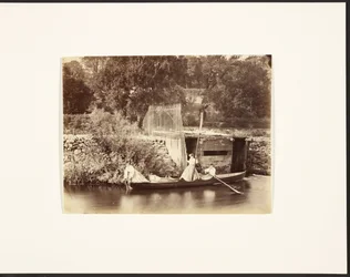 [Femmes en bateau]