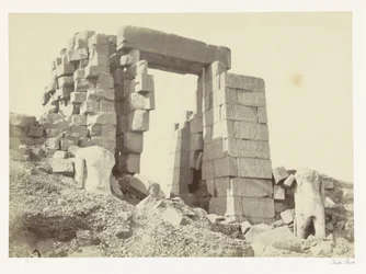 Pylône en granit du temple de Karnak