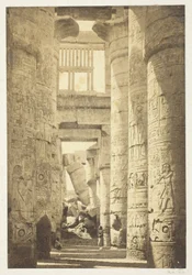 Intérieur de la salle des colonnes