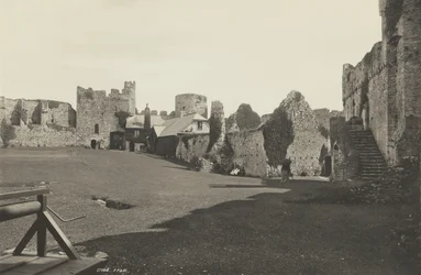Cour du château de Manorbier, Pays de Galles