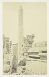 Obélisque et colonne de lotus en granit, Karnak, 1857