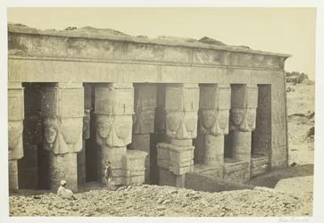 Portique du temple de Dendera