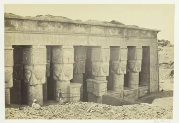 Portique du temple de Dendera