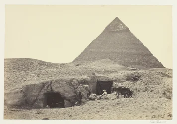 Tombes rocheuses et pyramide de Belzoni, Gizeh