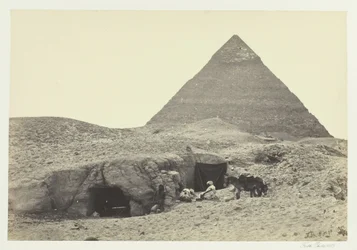 Tombes rocheuses et pyramide de Belzoni, Gizeh