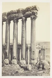 Les grands piliers et le petit temple, Baalbec