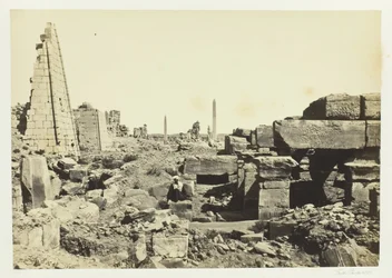 Vue à Karnac, depuis le pylône de granit, 1857