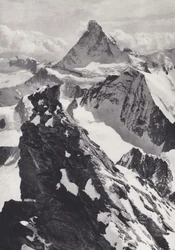Alpes Pennines : Un gendarme sur le Zinal Rothhorn