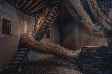 Architecture en bois sinueuse