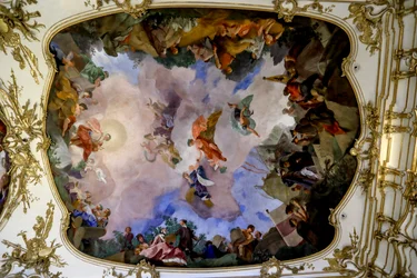 Fresque du plafond de la grande galerie du château de Schönbrunn représentant une allégorie de la paix et de la prospérité, Vienne, Autriche, 2024 (photo)