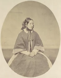 [Jeune femme en robe à pois], années 1850-60