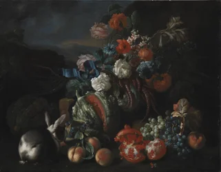 Base en pierre avec des fleurs et des fruits