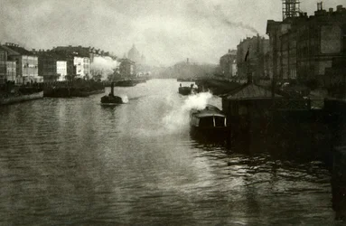 La Rivière Fontanka à Saint-Pétersbourg, Russie, années 1900