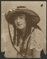 [Portrait de femme]