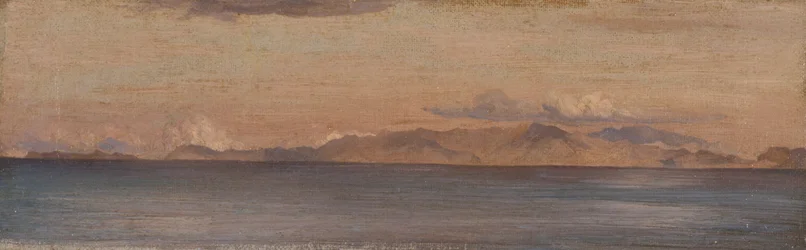 Vue lointaine des montagnes dans la mer Égée