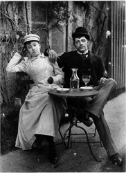 Couple sur la terrasse d