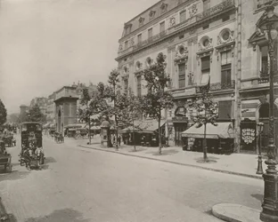 Paris : Théâtre de la Renaissance et Porte Saint Martin (photo)