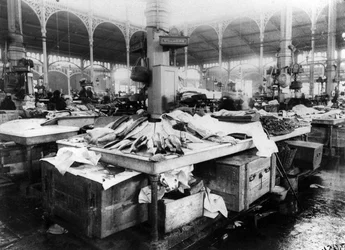 Le marché aux poissons aux Halles, Paris, fin du 19e siècle