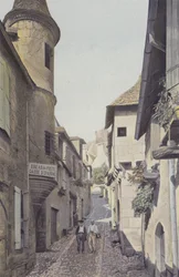 Turenne, Rue conduisant au Château