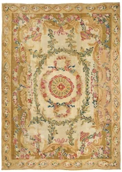 Un tapis à poils Louis XVI Aubusson, France, fin du XVIIIe siècle