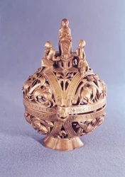 Encensoir surmonté d