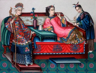 Femmes nobles chinoises fumant de l