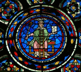 (détail) de la rosace nord représentant la Philosophie des Arts Libéraux