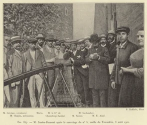 M Santos-Dumont après le sauvetage du no 5, ruelle du Trocadéro, 8 août 1901