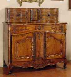 Buffet ou vaisselier de style provençal, Arles (bois)
