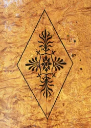 Table de jeux en frêne de style Restauration (Charles X) avec incrustations d