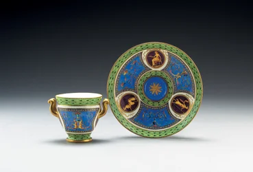 Tasse et soucoupe à deux anses, bleu céleste et vert pâle de Sèvres, 1790