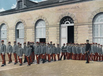École spéciale militaire de Saint-Cyr (Saint Cyr), service intérieur : Sortie de l