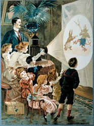 La Lanterne magique dans la famille Les enfants regardent l