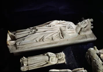Tombes de Robert II (c.970-1031) le Pieux et Jean I (b & d 1316) le Posthume, 13e-14e siècle