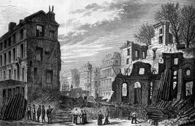 Transformations de Paris sous le Second Empire, Paris Haussmann : percement du boulevard Saint Germain, vue prise de la rue Saint Dominique. Gravure de 1870.